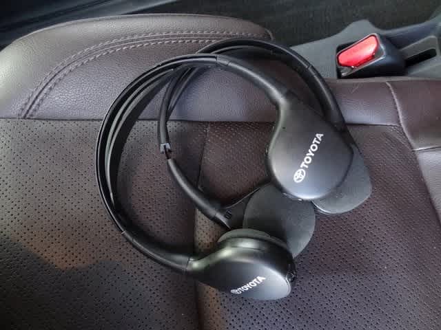 2023 Toyota Sienna Platinum