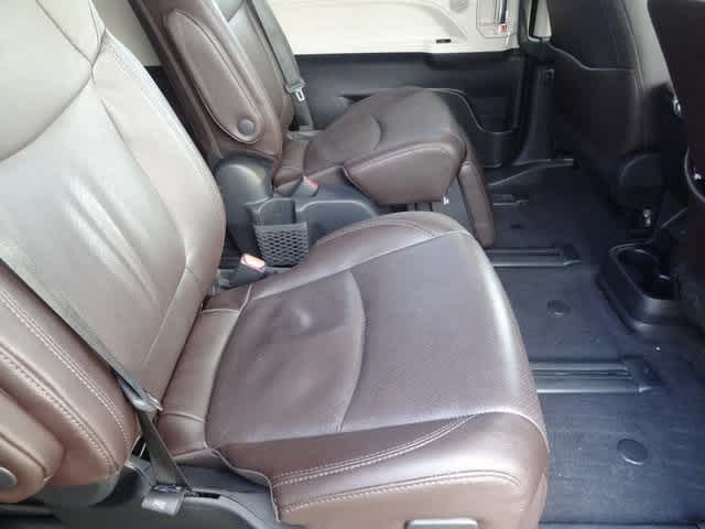 2023 Toyota Sienna Platinum