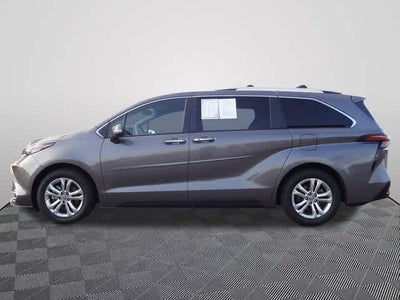 2023 Toyota Sienna Platinum