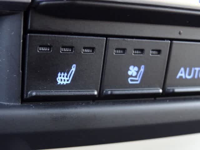 2023 Toyota Sienna Platinum