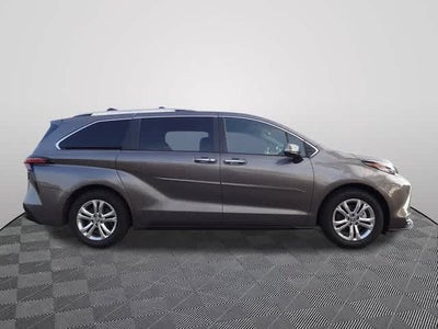 2023 Toyota Sienna Platinum