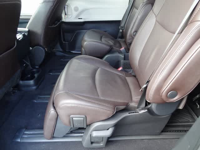 2023 Toyota Sienna Platinum