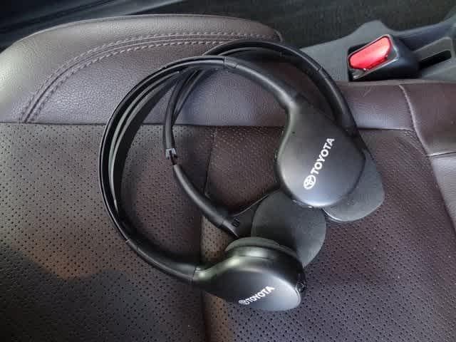 2023 Toyota Sienna Platinum