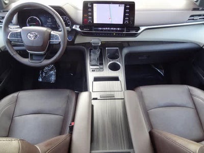 2023 Toyota Sienna Platinum