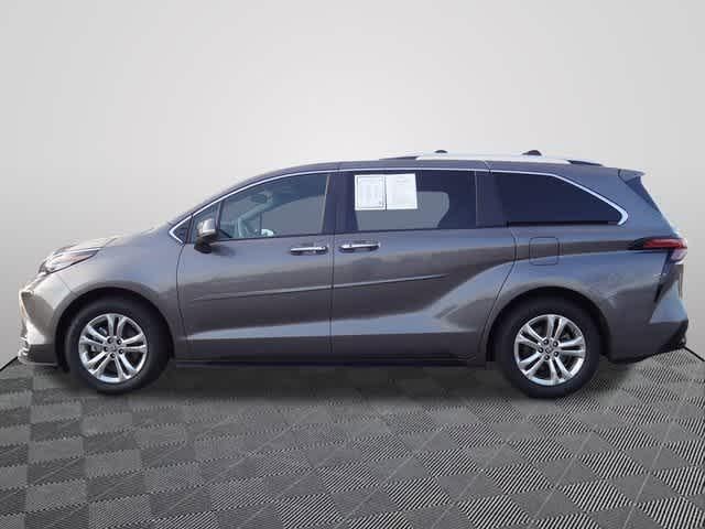 2023 Toyota Sienna Platinum