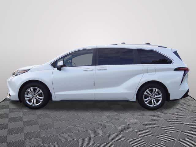 2023 Toyota Sienna Platinum