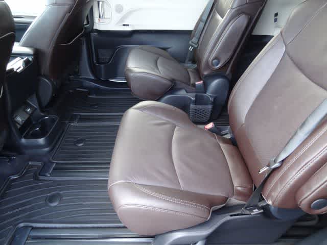 2023 Toyota Sienna Platinum