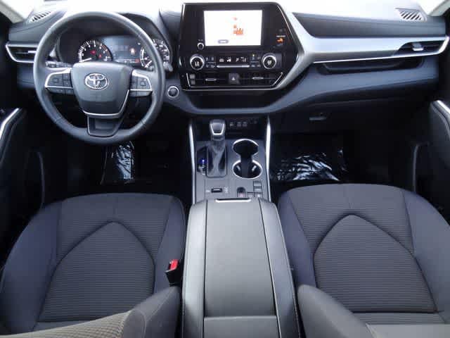 2025 Toyota Highlander LE