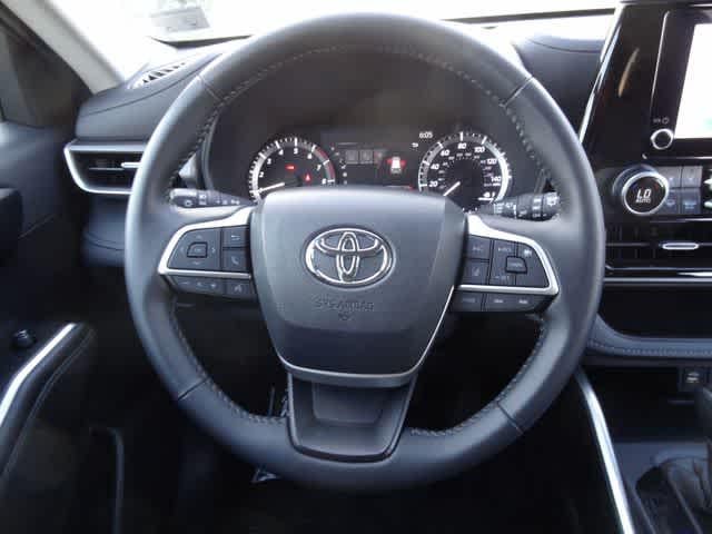 2025 Toyota Highlander LE