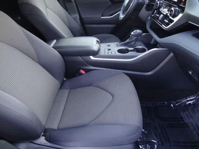 2025 Toyota Highlander LE