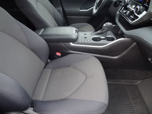 2025 Toyota Highlander LE