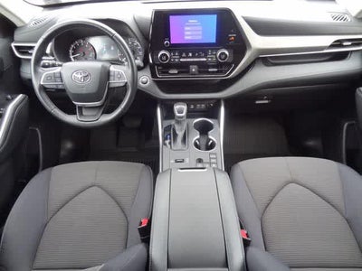 2025 Toyota Highlander LE