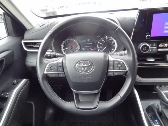 2025 Toyota Highlander LE