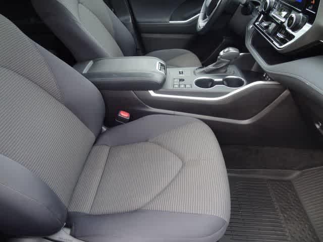 2025 Toyota Highlander LE