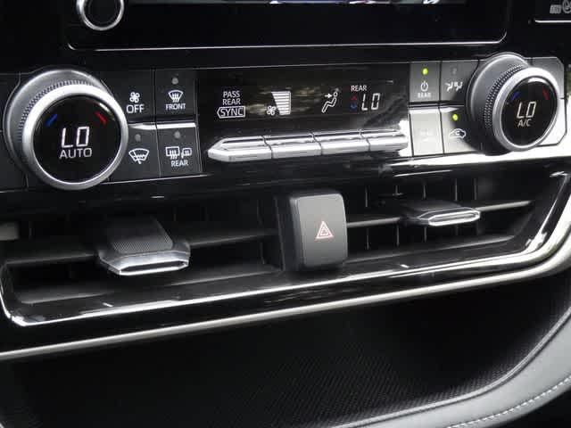 2025 Toyota Highlander LE