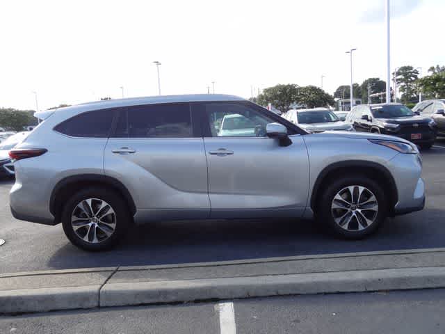 2025 Toyota Highlander XLE