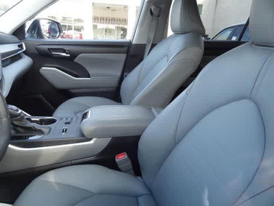 2025 Toyota Highlander XLE