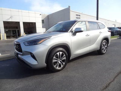 2025 Toyota Highlander XLE