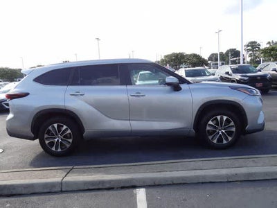 2025 Toyota Highlander XLE