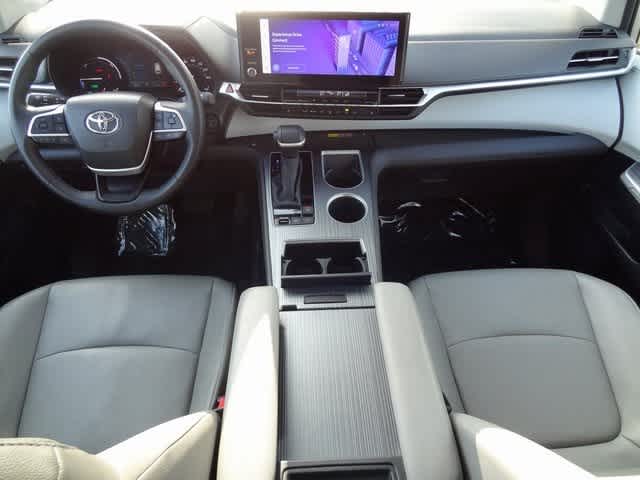 2025 Toyota Sienna XLE