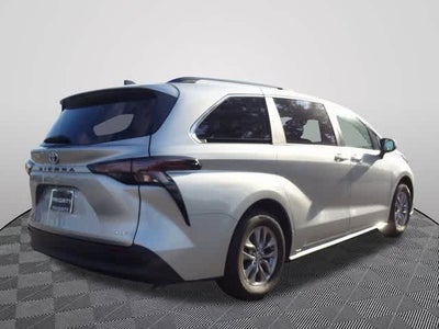 2025 Toyota Sienna XLE