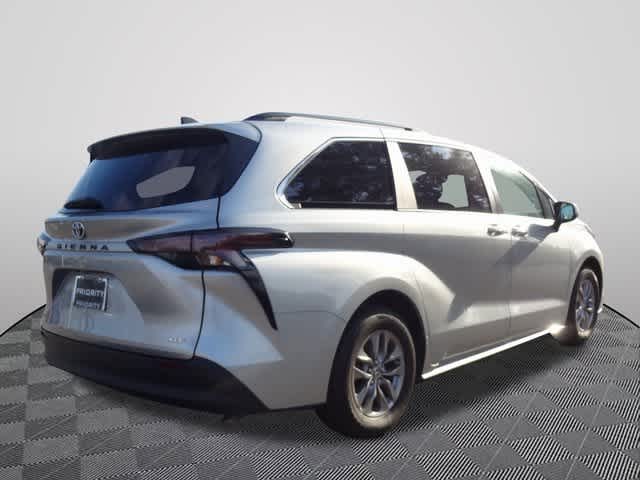 2025 Toyota Sienna XLE