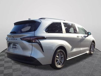 2025 Toyota Sienna XLE