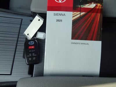 2025 Toyota Sienna XLE