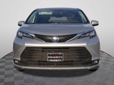 2025 Toyota Sienna XLE