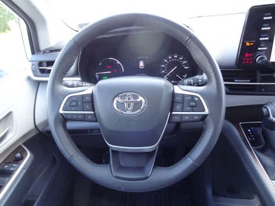 2024 Toyota Sienna XLE