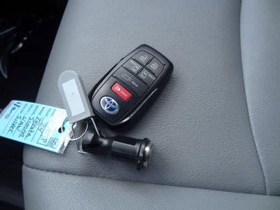 2024 Toyota Sienna XLE