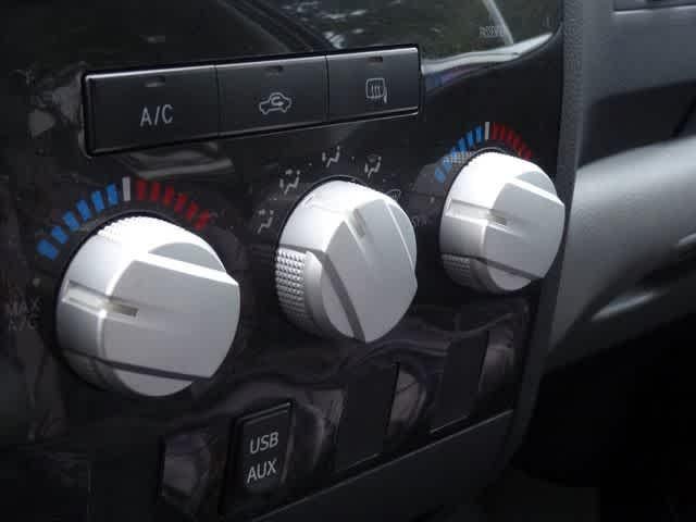 2010 Toyota Tundra Dbl 5.7L V8 6-Spd AT (Natl)