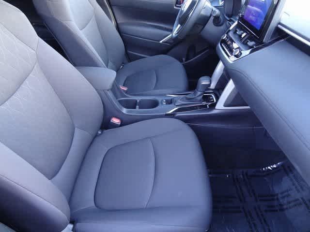 2025 Toyota Corolla Cross LE