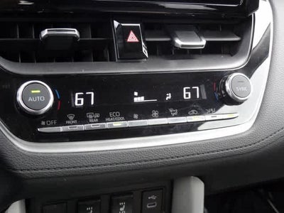 2025 Toyota Corolla Cross XLE