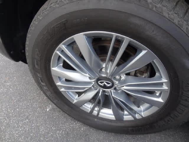 2022 INFINITI QX80 LUXE