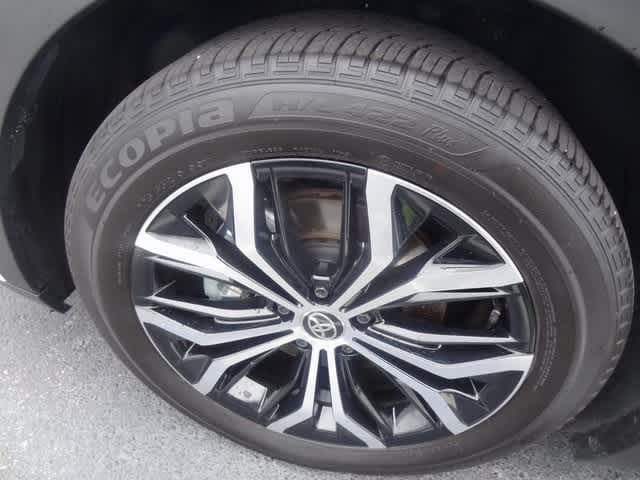 2025 Toyota Crown XLE