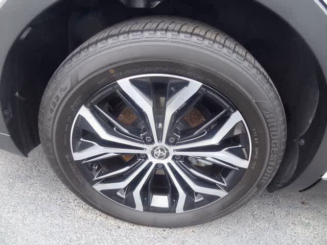 2025 Toyota Crown XLE