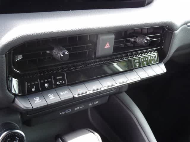 2024 Toyota Land Cruiser 4WD (Natl)