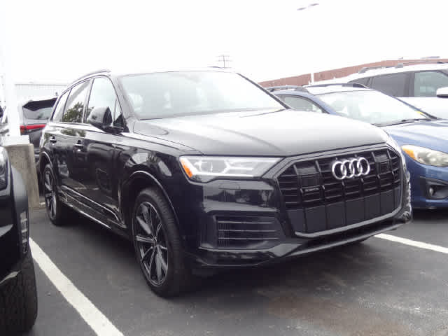 2022 Audi Q7 Premium Plus