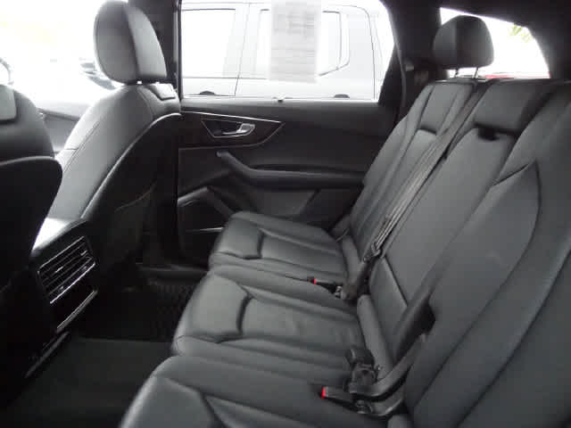 2022 Audi Q7 Premium Plus