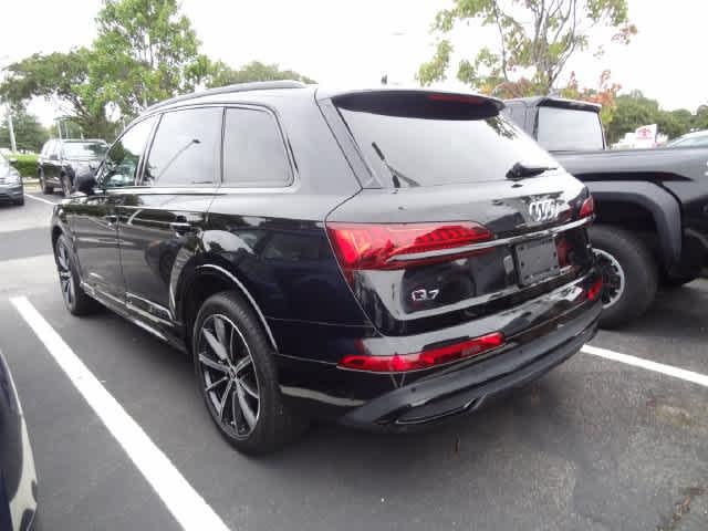 2022 Audi Q7 Premium Plus