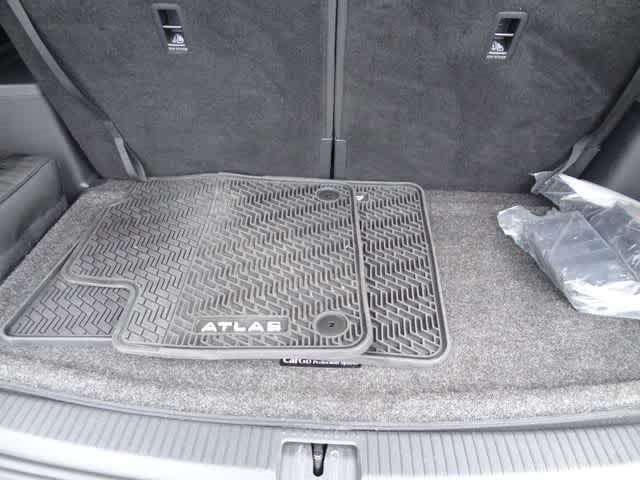 2023 Volkswagen Atlas 3.6L V6 SEL R-Line Black