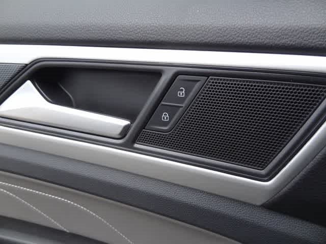 2023 Volkswagen Atlas 3.6L V6 SEL R-Line Black
