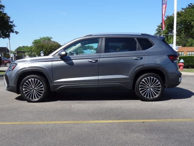 2025 Volkswagen Taos SE