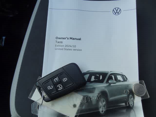 2025 Volkswagen Taos SE
