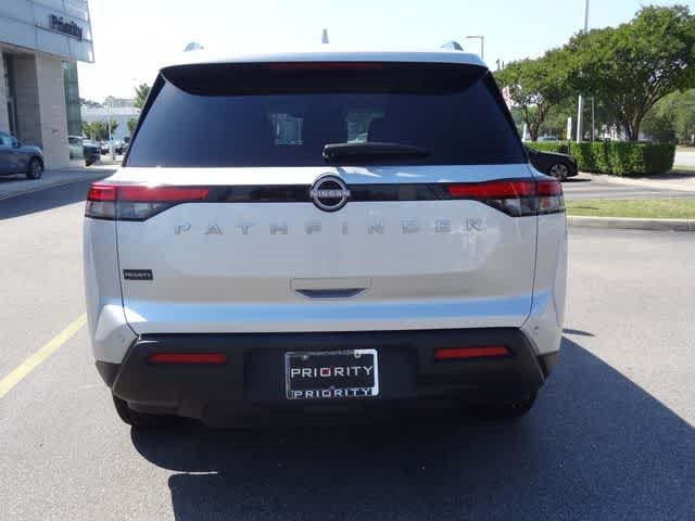 2025 Nissan Pathfinder SV