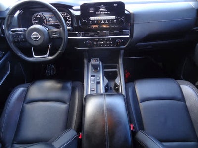 2022 Nissan Pathfinder SL