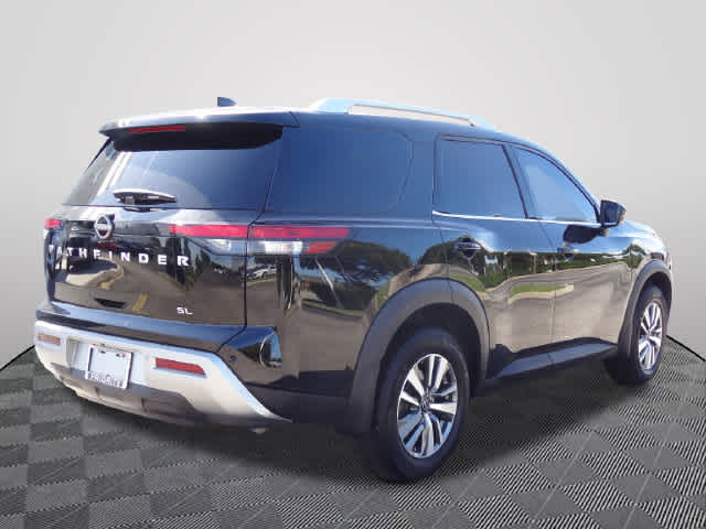 2022 Nissan Pathfinder SL