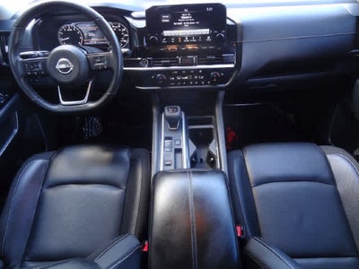 2022 Nissan Pathfinder SL