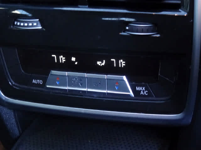 2023 BMW X6 xDrive40i xDrive40i